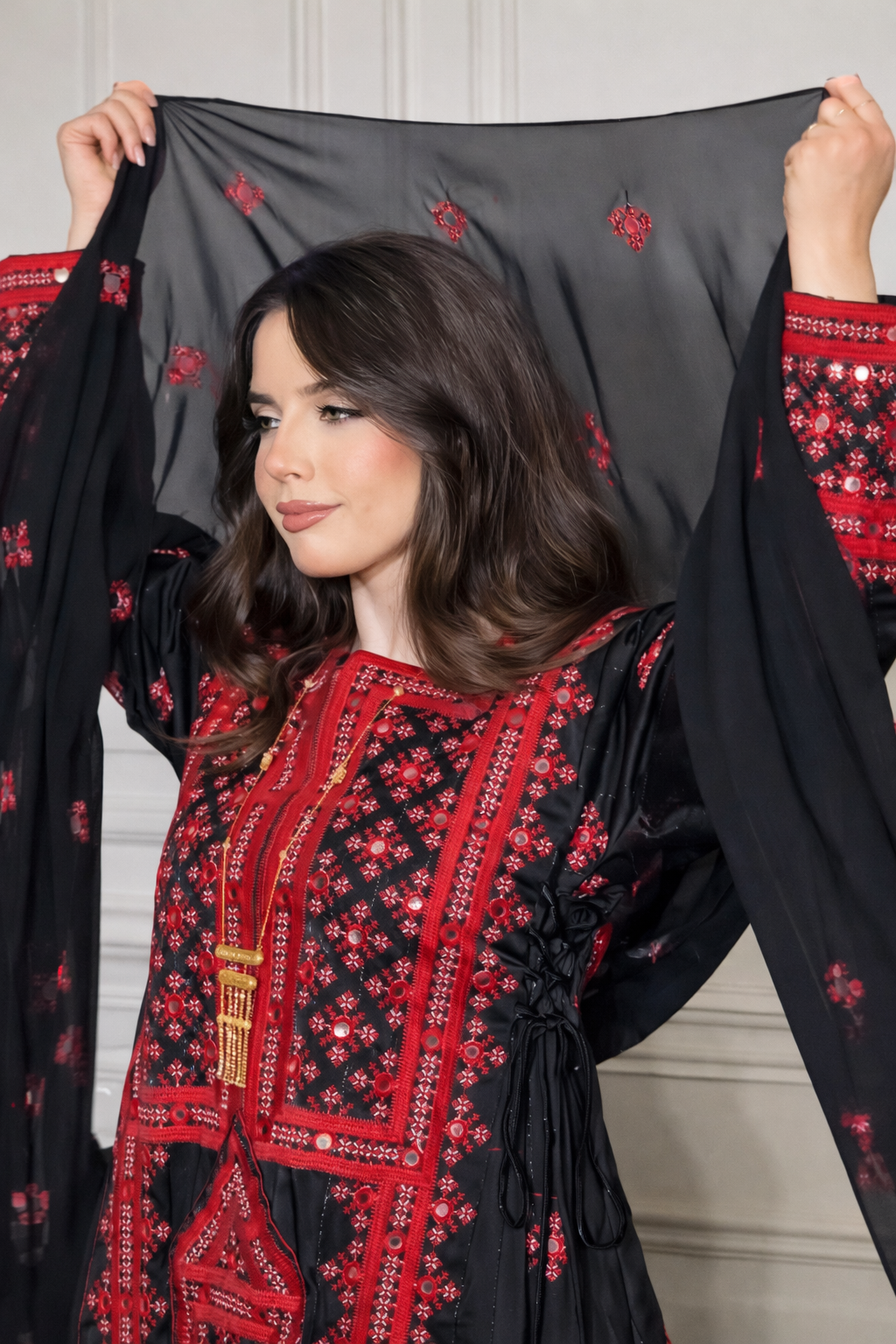 بلوشي بمرايات خياطة يد 🖤😍